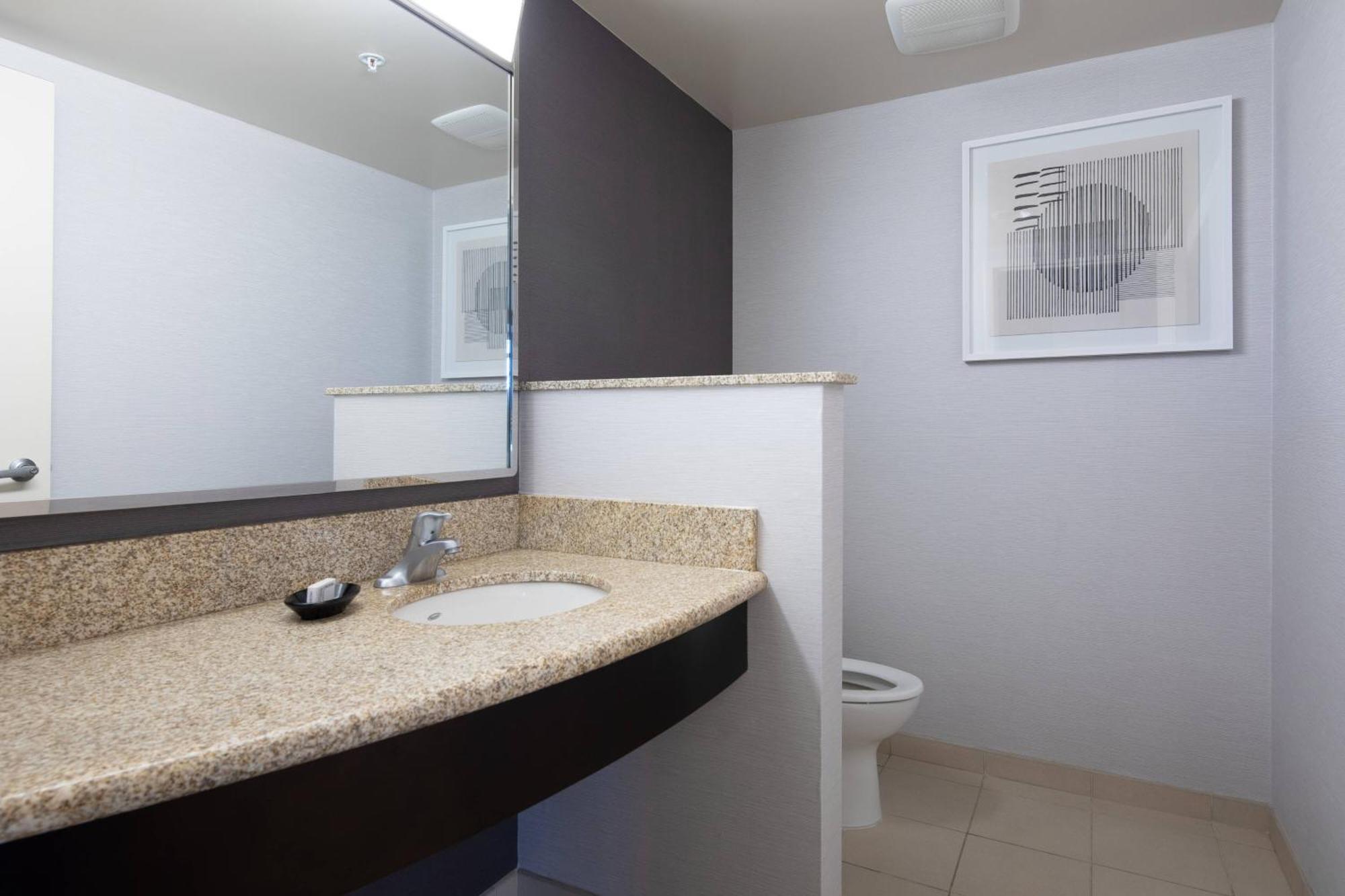 Courtyard By Marriott Cincinnati Midtown/Rookwood Ngoại thất bức ảnh