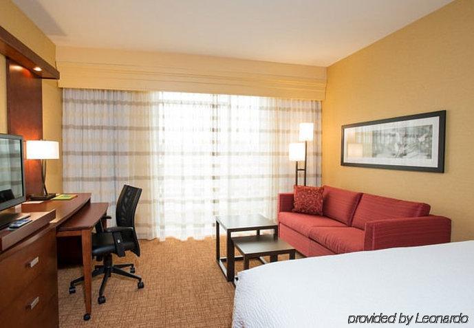 Courtyard By Marriott Cincinnati Midtown/Rookwood Ngoại thất bức ảnh